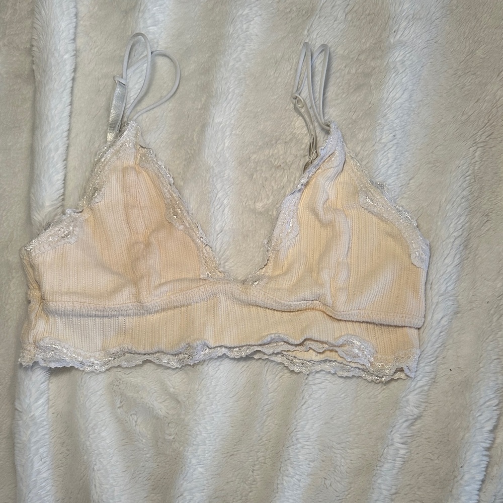 Forever 21 Elegant Lace Trimmed Bralette in Cream